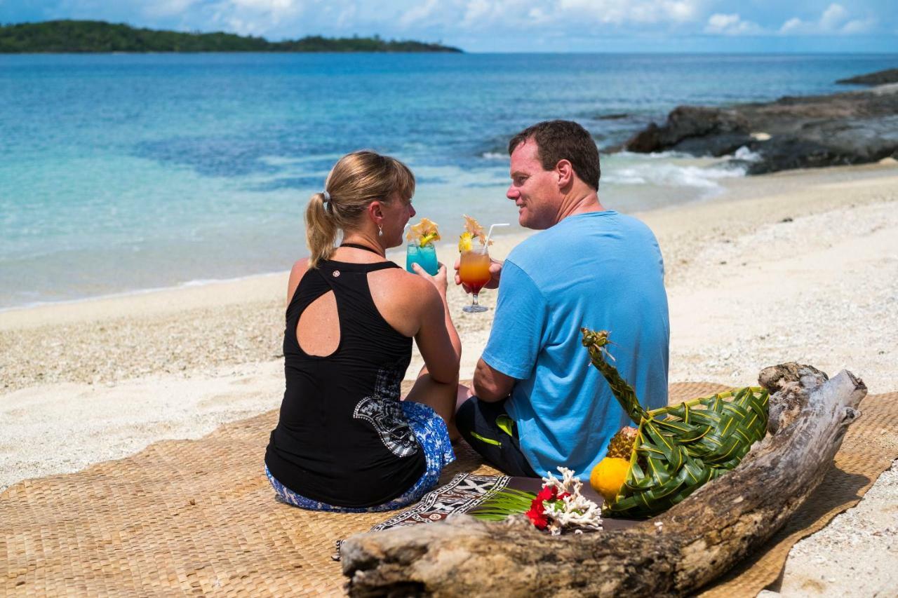 แบร์ฟุต มันตา ไอส์แลนด์ รีสอร์ต Hotel Drawaqa Island ภายนอก รูปภาพ