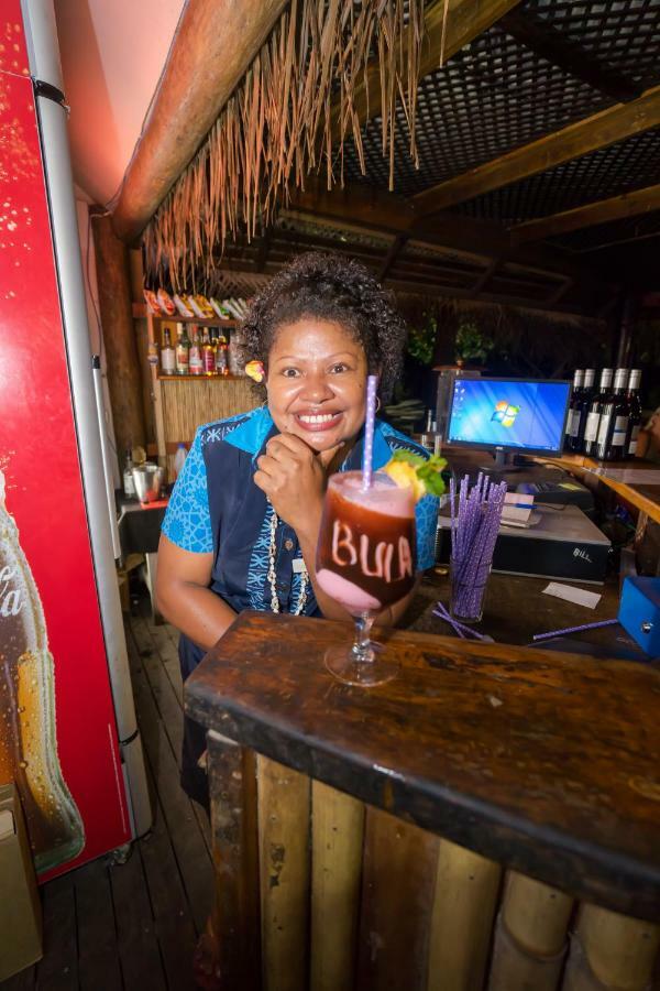 แบร์ฟุต มันตา ไอส์แลนด์ รีสอร์ต Hotel Drawaqa Island ภายนอก รูปภาพ